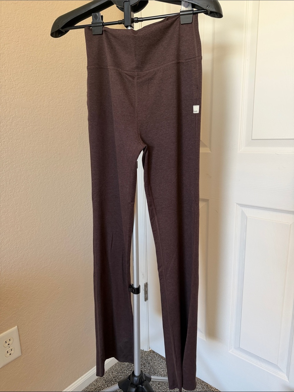 Vuori Halo Slim Flare Leggings sz L